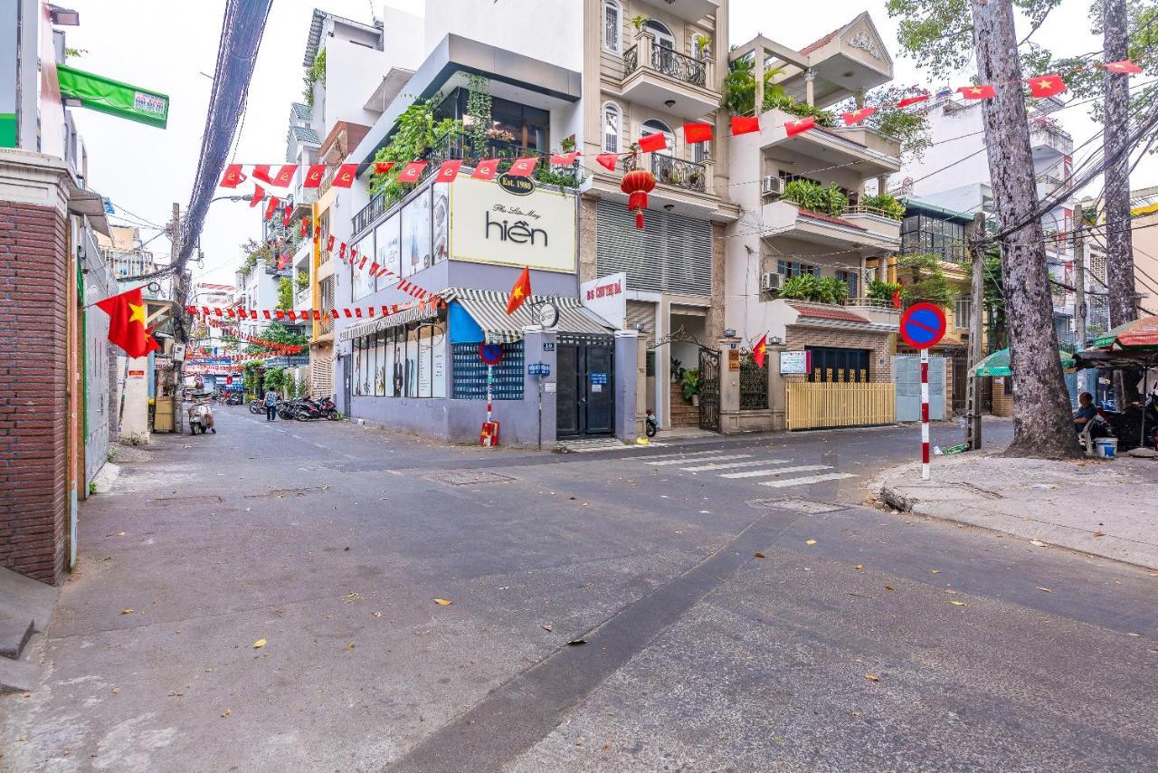 Cozrum Homes Aurora House Thành Pho Ho Chí Minh Esterno foto